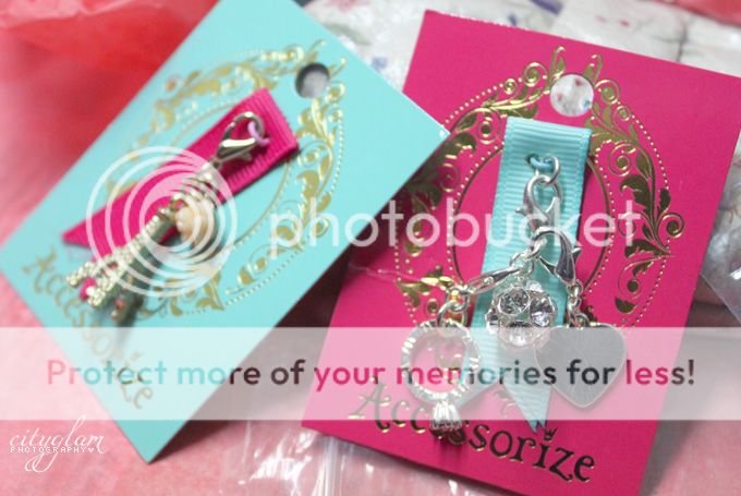 http://i402.photobucket.com/albums/pp103/Sushiina/acc2.jpg