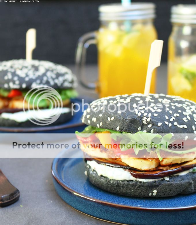 Grilled Halloumi Burger | whatinaloves.com