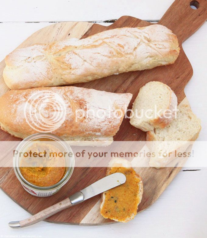 Knuspriges Baguette mit Lieblingsaufstrich | whatinaloves.com