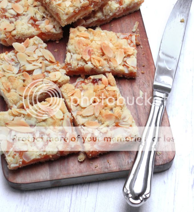 Mandelschnitten mit Marmelade // whatinaloves.com