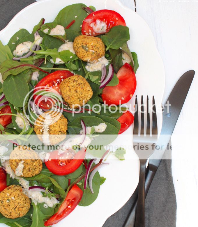 Ofen-Falafel mit Spinat-Ruccola-Mangold-Salat | whatinaloves.com Florettesalat