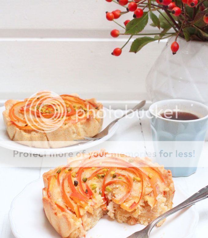Persimon-Mandel-Tartelettes | whatinaloves.com