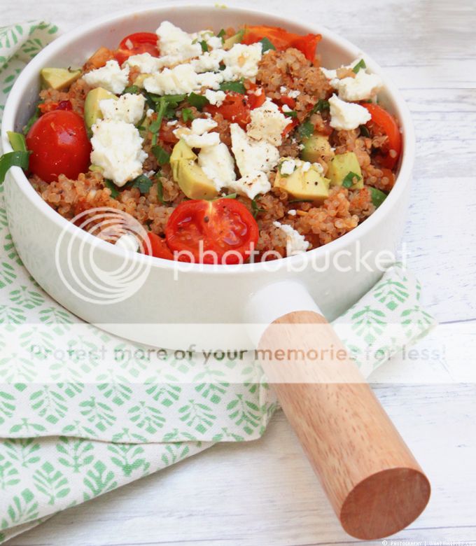 Quinoa Pfanne // whatinaloves.com Quinoapfanne, Feta, Delicious Quinoa, Healthy, Fingerfood, Snacks