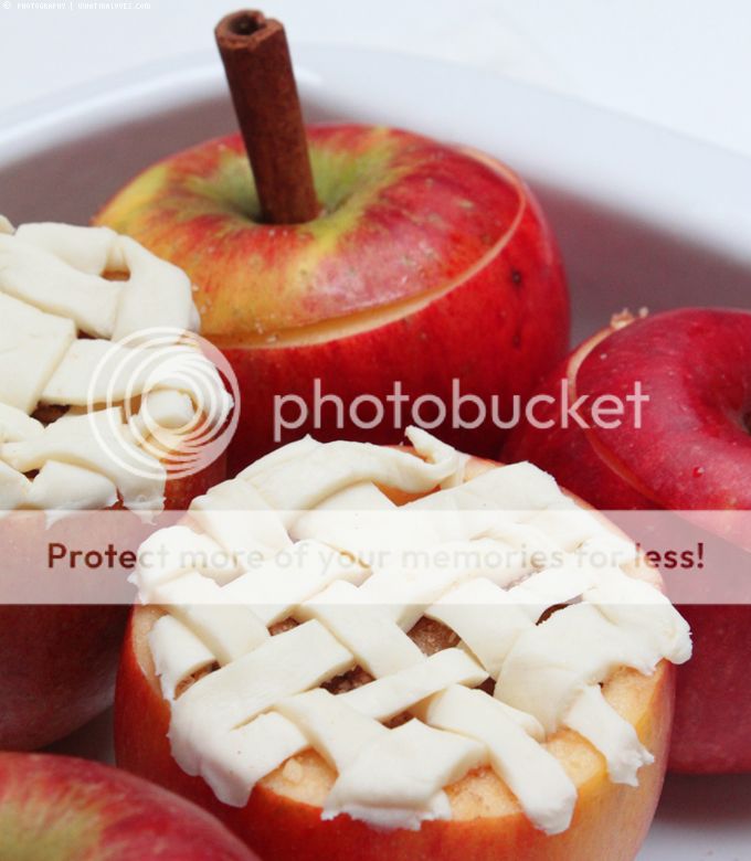 http://i402.photobucket.com/albums/pp103/Sushiina/cityglam/cityglam001/reweebratapfel2_zps78cbcba4.jpg