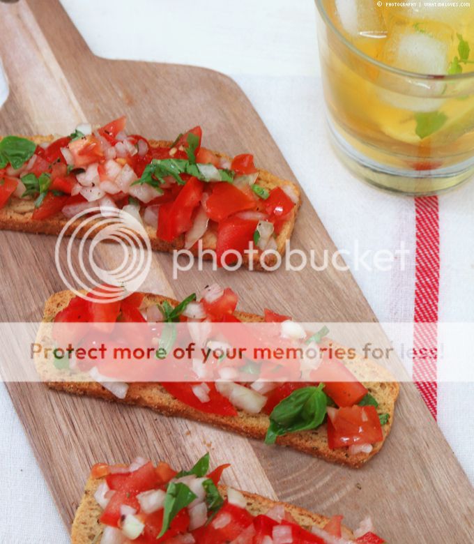 http://i402.photobucket.com/albums/pp103/Sushiina/cityglam/cityglam001/schwimmbad3_zpsz36vfsjr.jpg