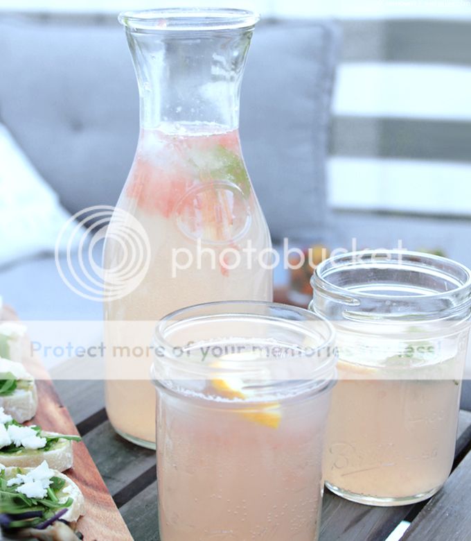 http://i402.photobucket.com/albums/pp103/Sushiina/cityglam/cityglam028/balkonn2_zps289e163c.jpg