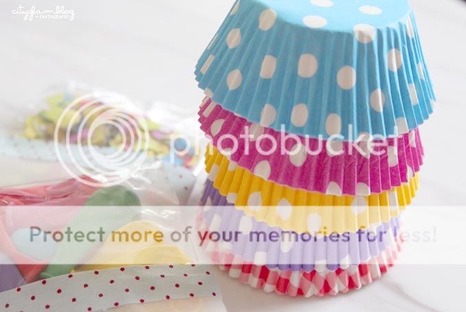 http://i402.photobucket.com/albums/pp103/Sushiina/cityglam/diy_cuppack3.jpg
