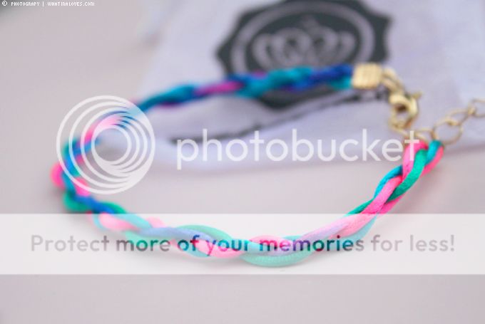 http://i402.photobucket.com/albums/pp103/Sushiina/cityglam/glossy2-3.jpg