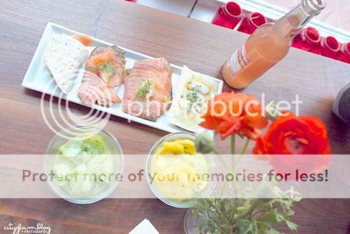 http://i402.photobucket.com/albums/pp103/Sushiina/cityglam/karlsons2.jpg