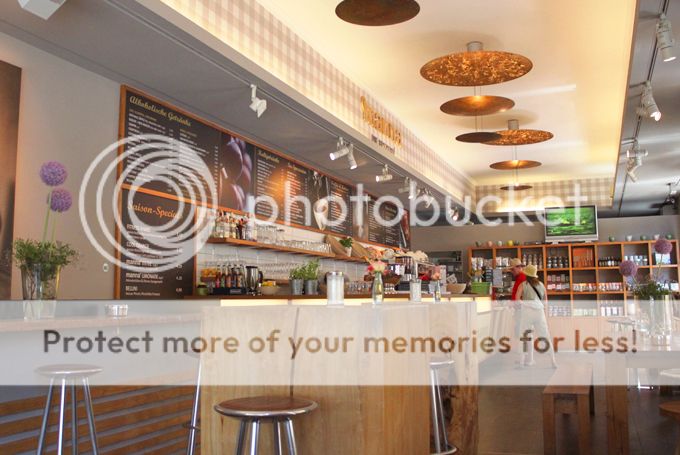 http://i402.photobucket.com/albums/pp103/Sushiina/cityglam/maa2.jpg