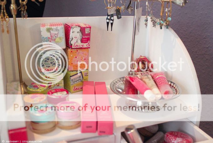 http://i402.photobucket.com/albums/pp103/Sushiina/cityglam/smilla6.jpg